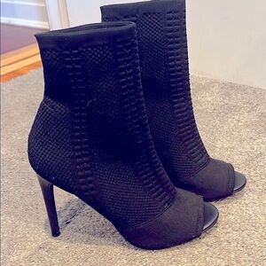 Black Heeled Boots open toe Stiletto Heel and Knit Upper Steve Madden size 8